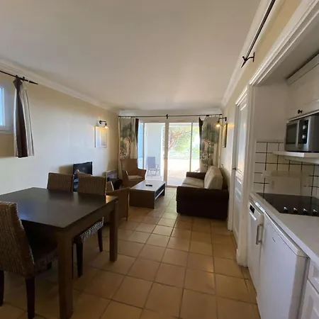 Appartement Sm3001 Trois Pieces Vue Dans Domaine Avec Piscine Grimaud